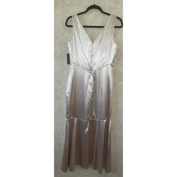 💕SALE 4 for $10💕⭕️ Alex B. Elegant Satin Sleeveless Dress - Picture 5 of 10